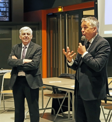 Michel Amoudry a présenté le lien avec sa dernière conférence, en mettant en évidence les ruptures principales dans l'organisation du territoire pendant les 30 Glorieuses