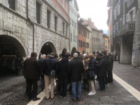 La rue Sainte-Claire, devant l'hôtel Bagnorea