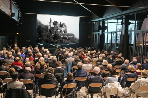 La salle des Eaux et Forêts bien remplie